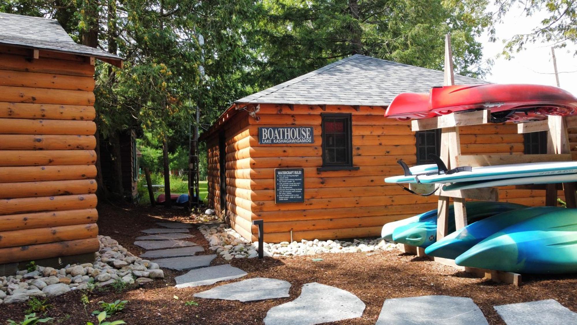 Hotel Haliburton Post House Minden Exteriér fotografie