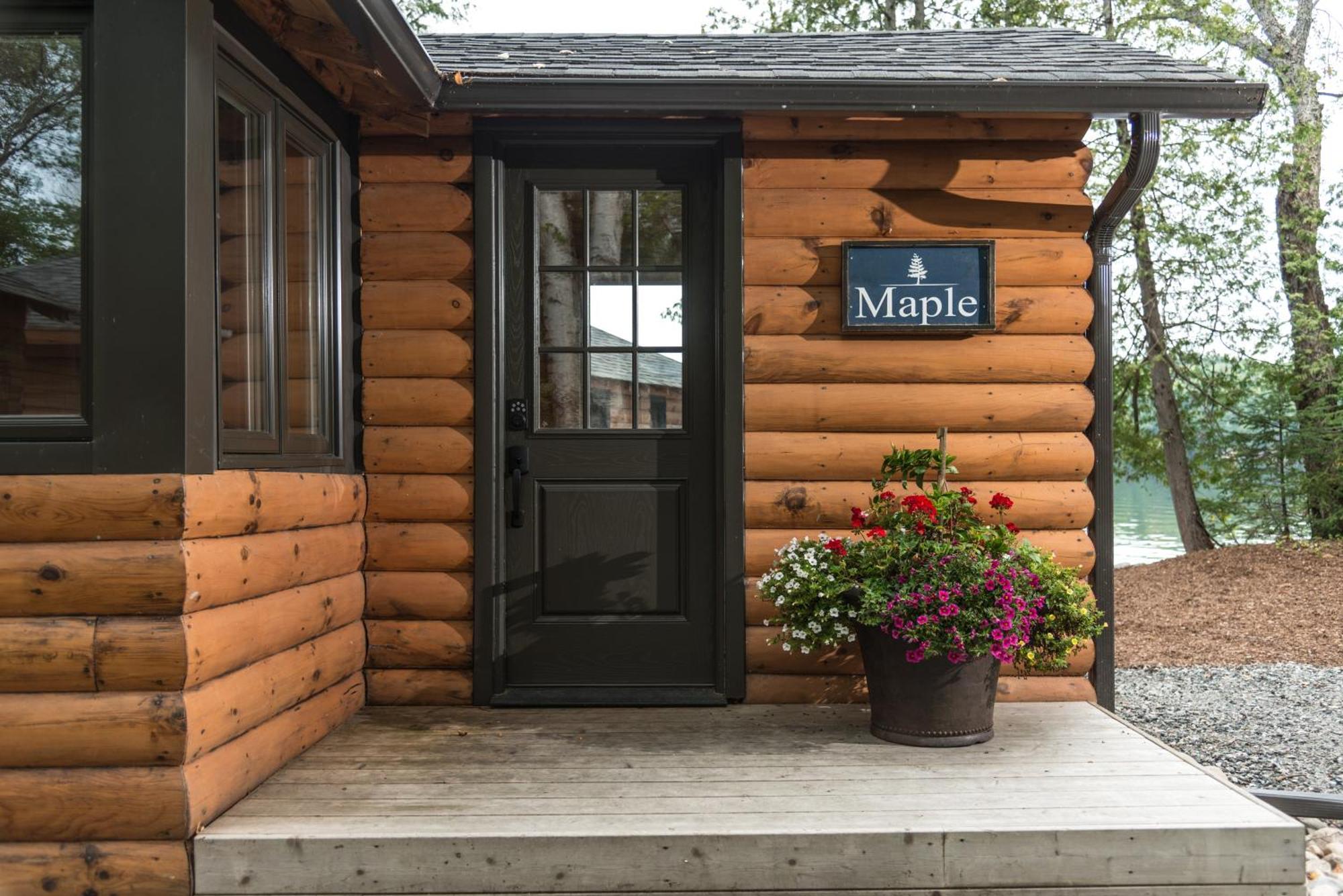 Hotel Haliburton Post House Minden Exteriér fotografie