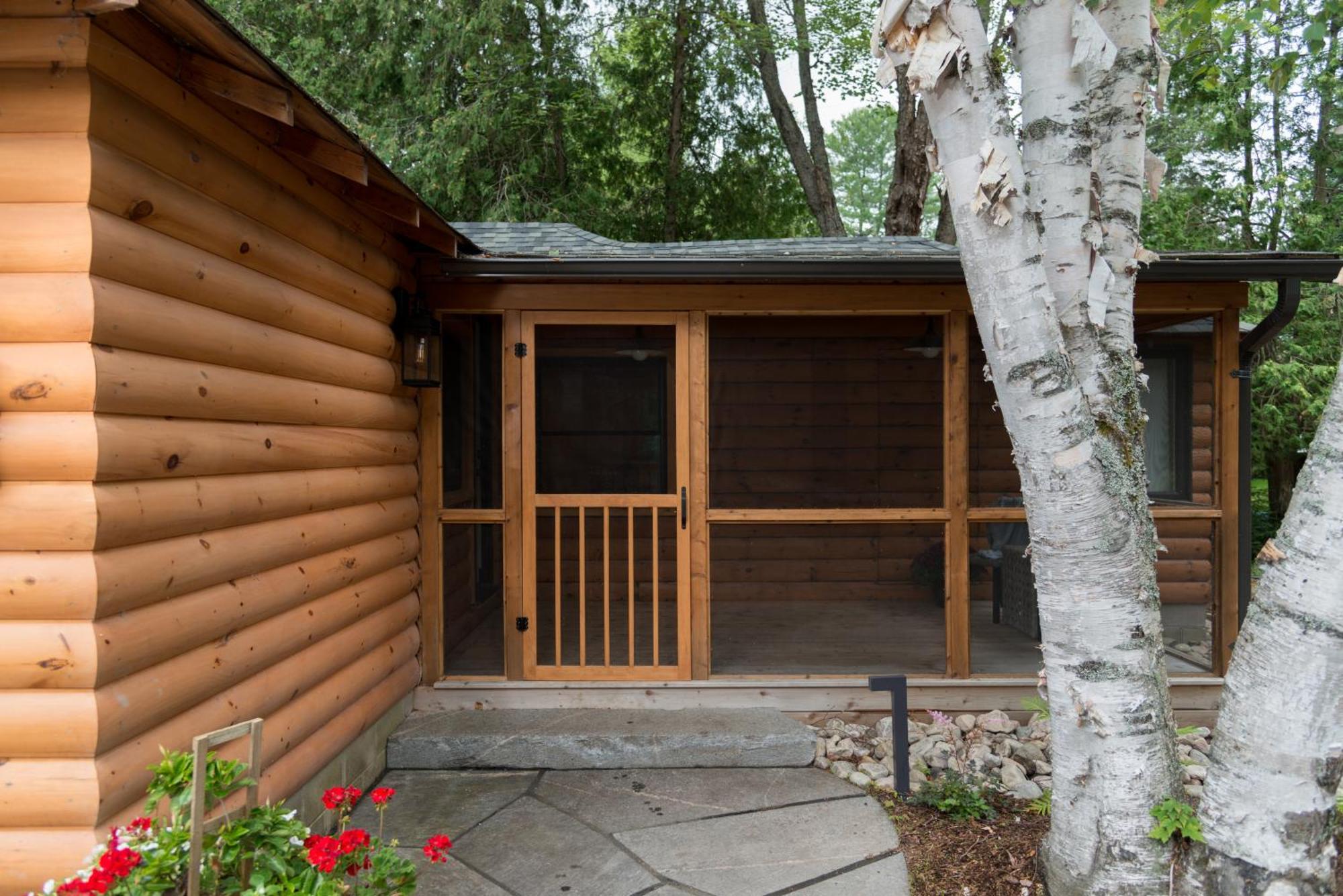Hotel Haliburton Post House Minden Exteriér fotografie